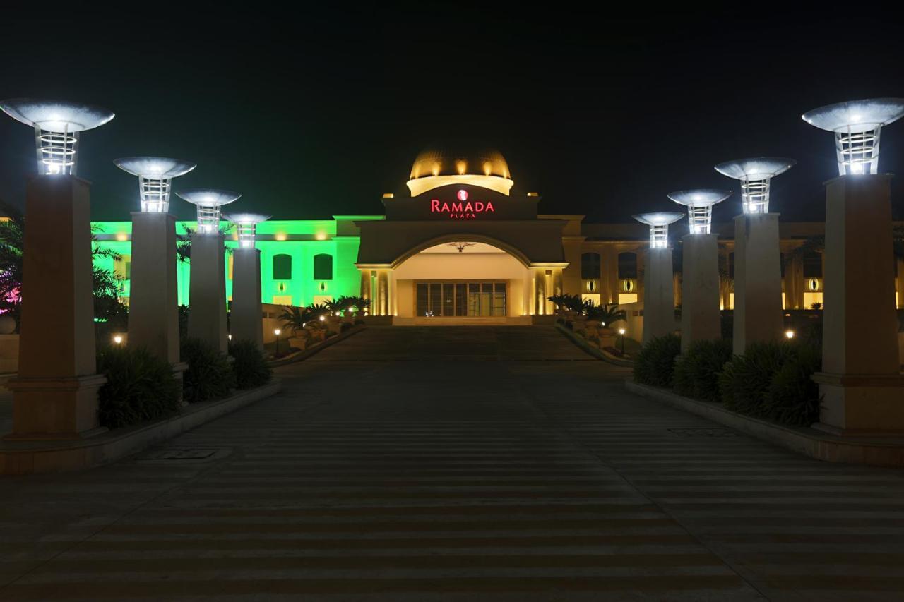 Ramada Plaza By Wyndham Lucknow Otel Dış mekan fotoğraf