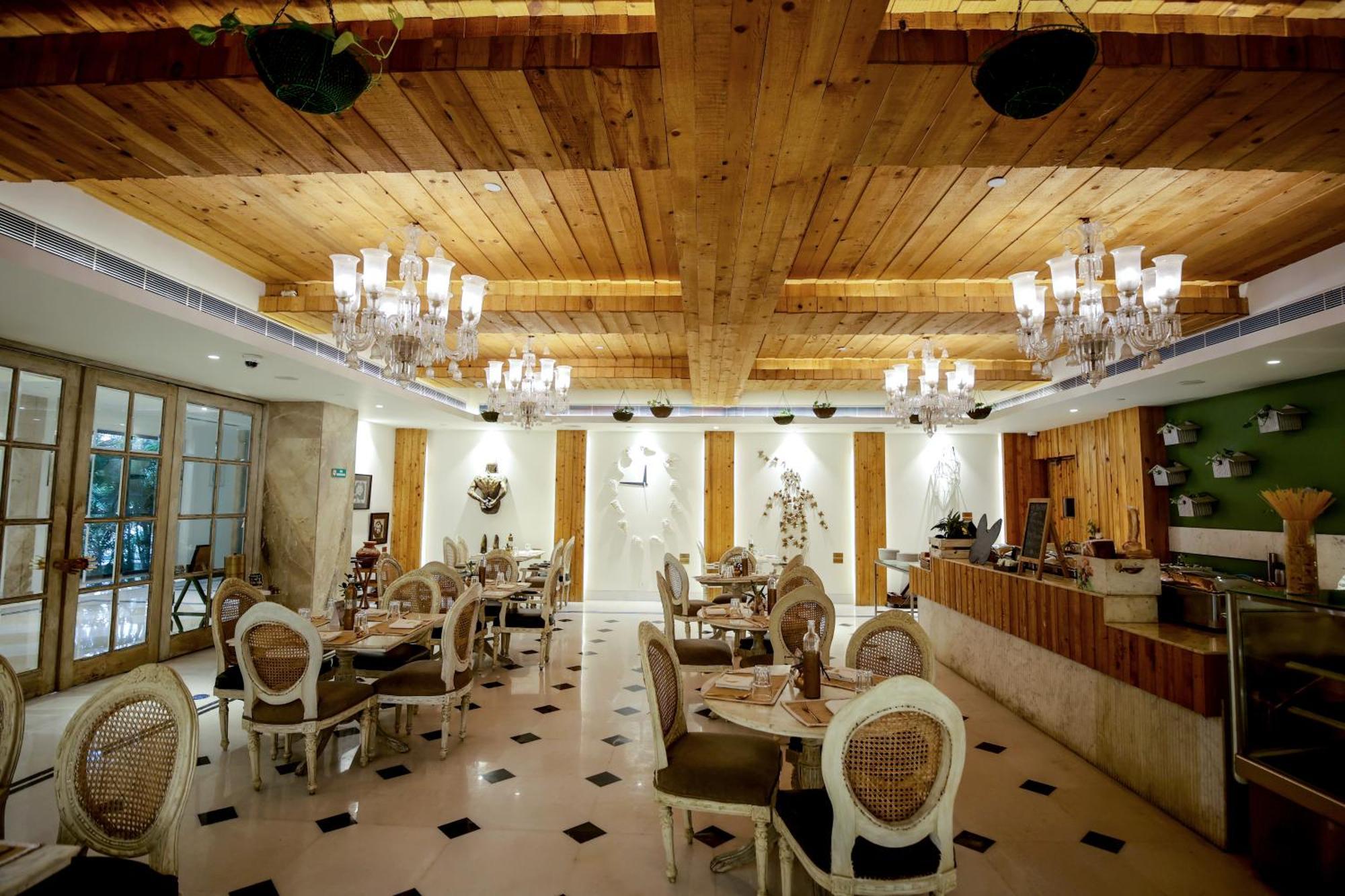 Ramada Plaza By Wyndham Lucknow Otel Dış mekan fotoğraf