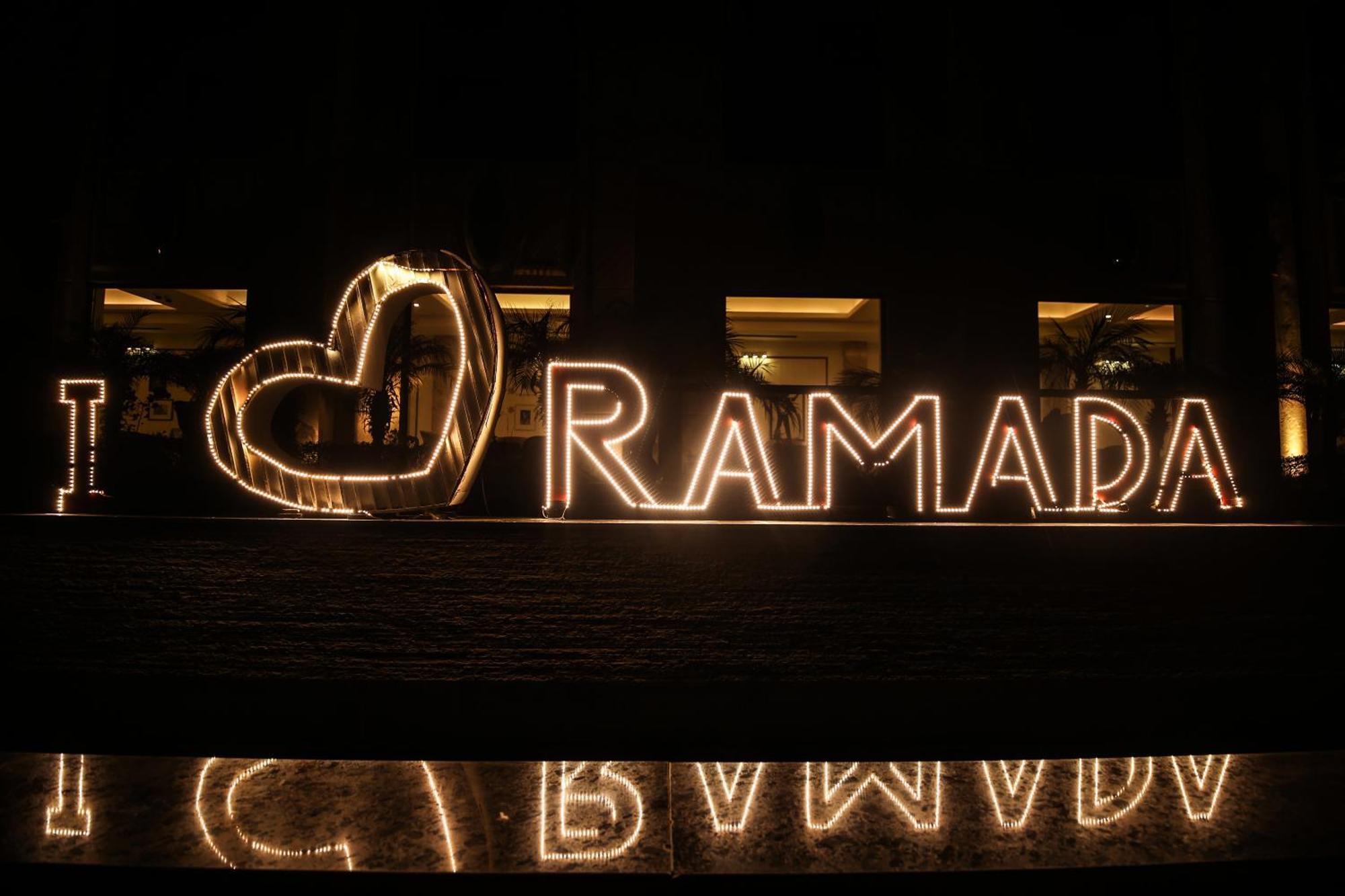 Ramada Plaza By Wyndham Lucknow Otel Dış mekan fotoğraf