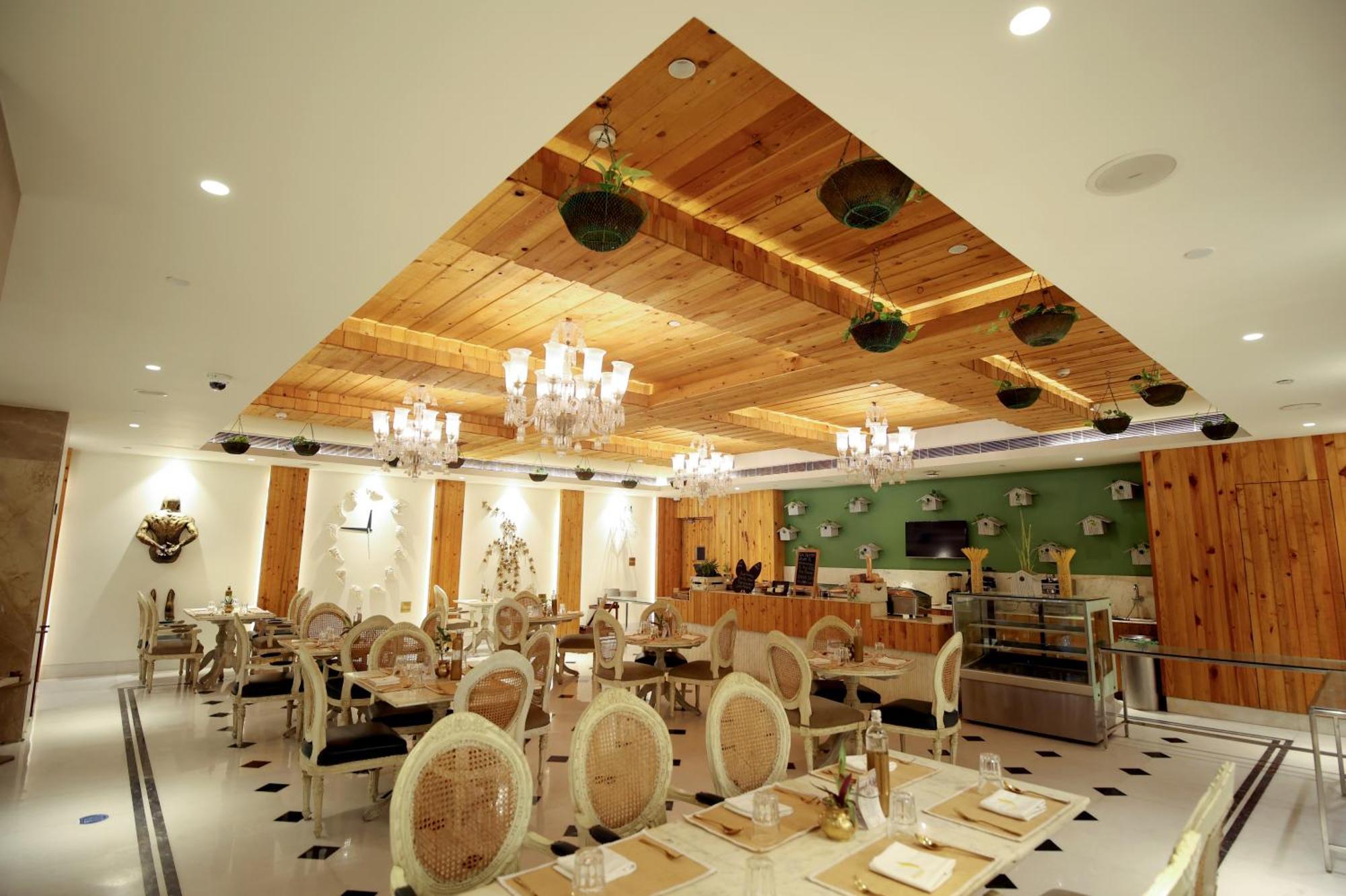 Ramada Plaza By Wyndham Lucknow Otel Dış mekan fotoğraf