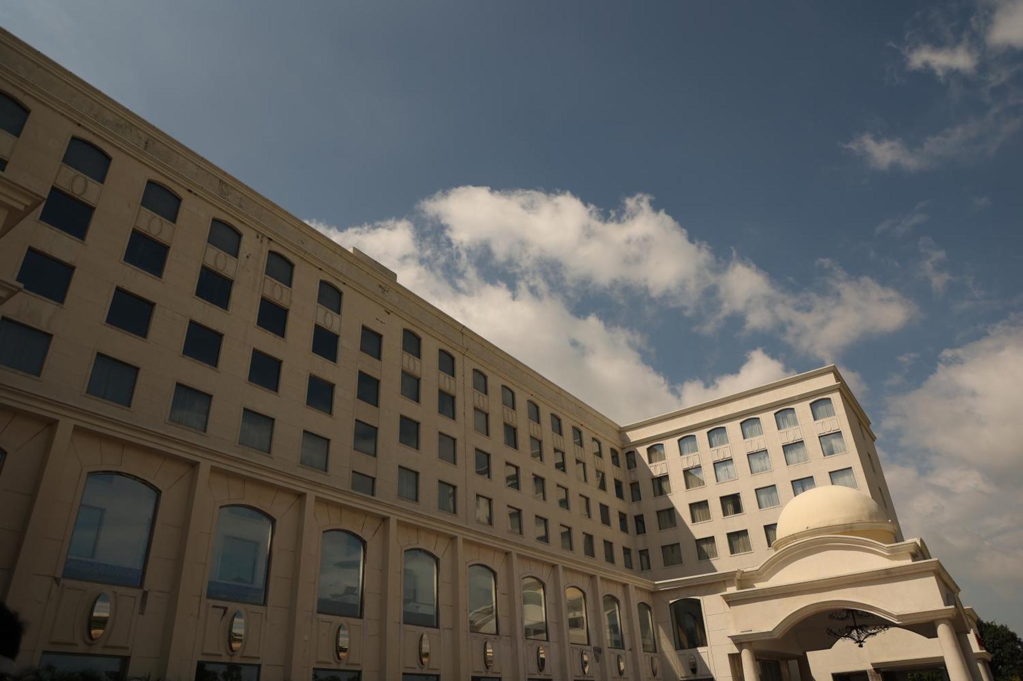 Ramada Plaza By Wyndham Lucknow Otel Dış mekan fotoğraf