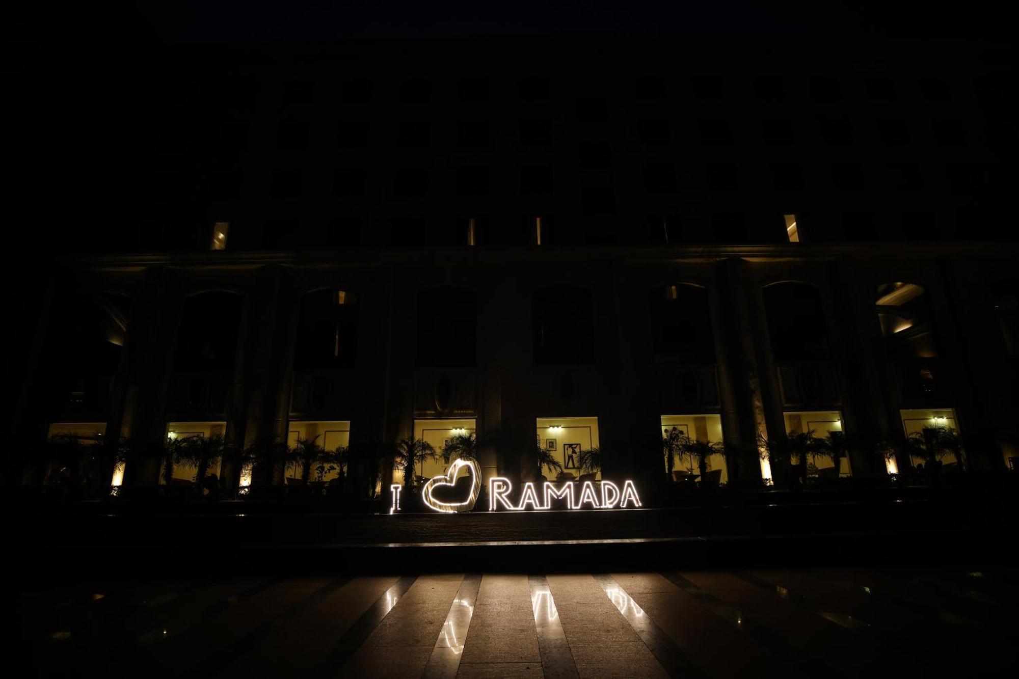 Ramada Plaza By Wyndham Lucknow Otel Dış mekan fotoğraf