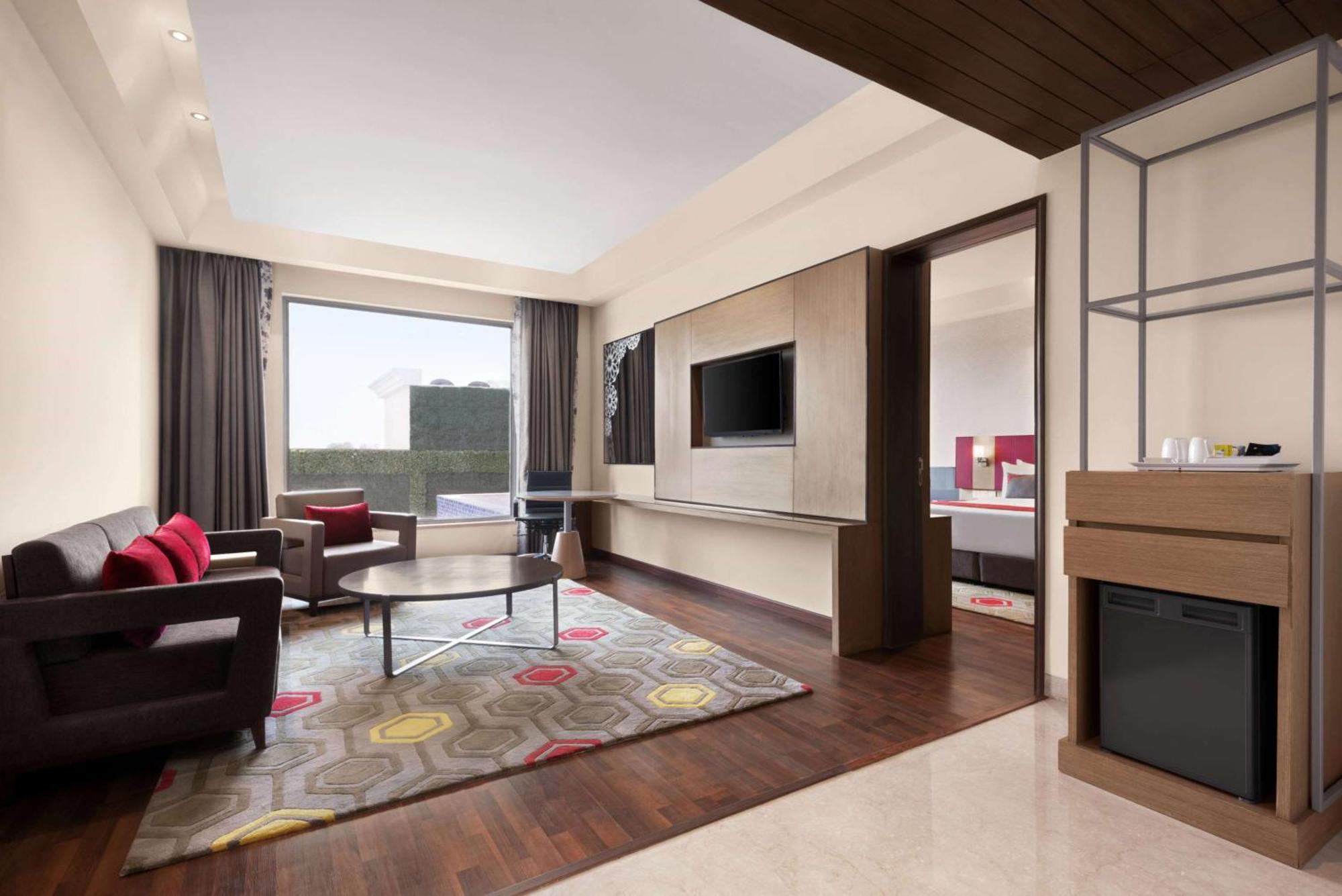Ramada Plaza By Wyndham Lucknow Otel Dış mekan fotoğraf