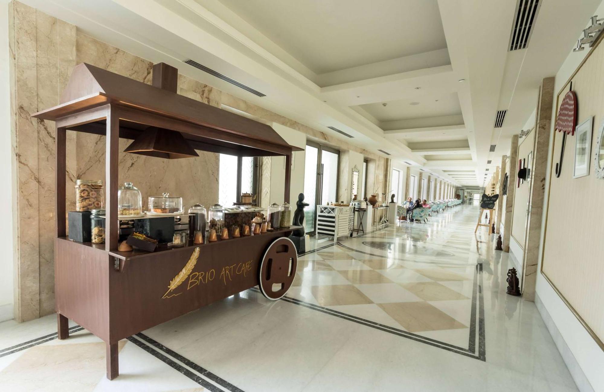 Ramada Plaza By Wyndham Lucknow Otel Dış mekan fotoğraf