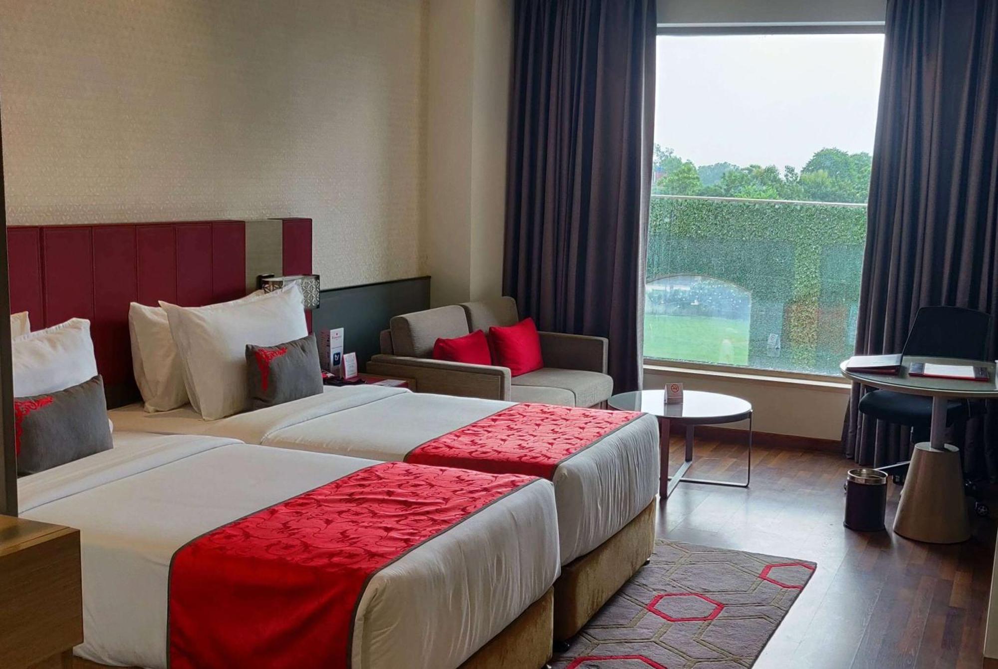 Ramada Plaza By Wyndham Lucknow Otel Dış mekan fotoğraf