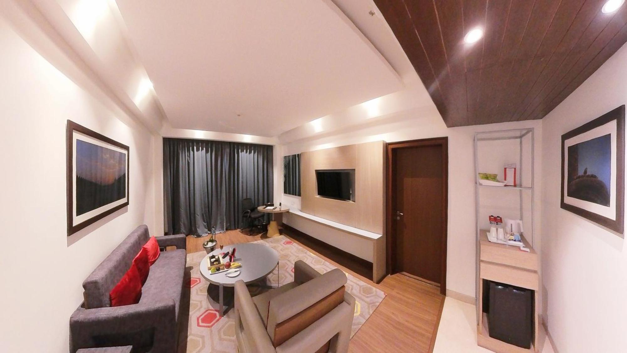 Ramada Plaza By Wyndham Lucknow Otel Dış mekan fotoğraf