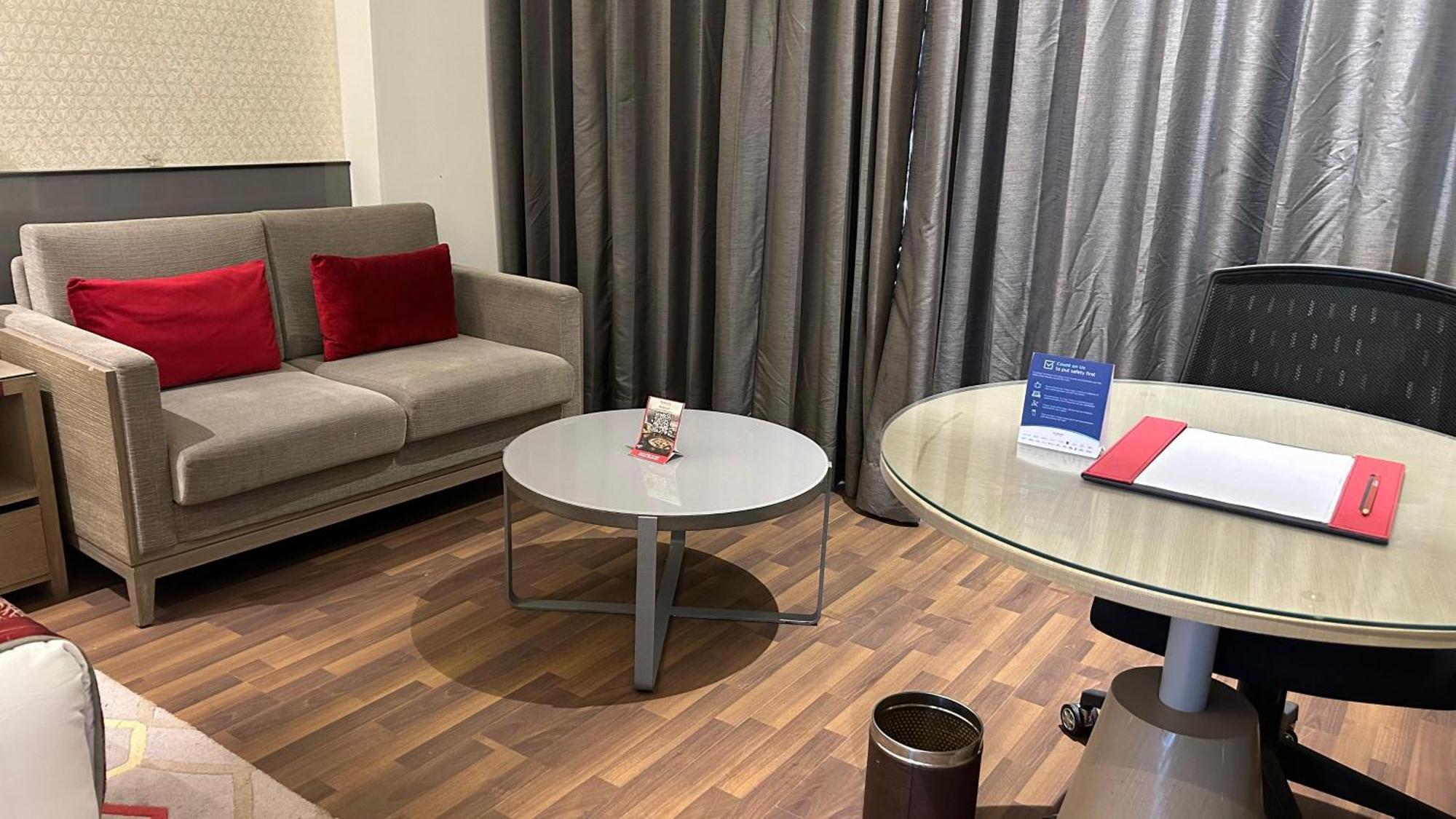 Ramada Plaza By Wyndham Lucknow Otel Dış mekan fotoğraf