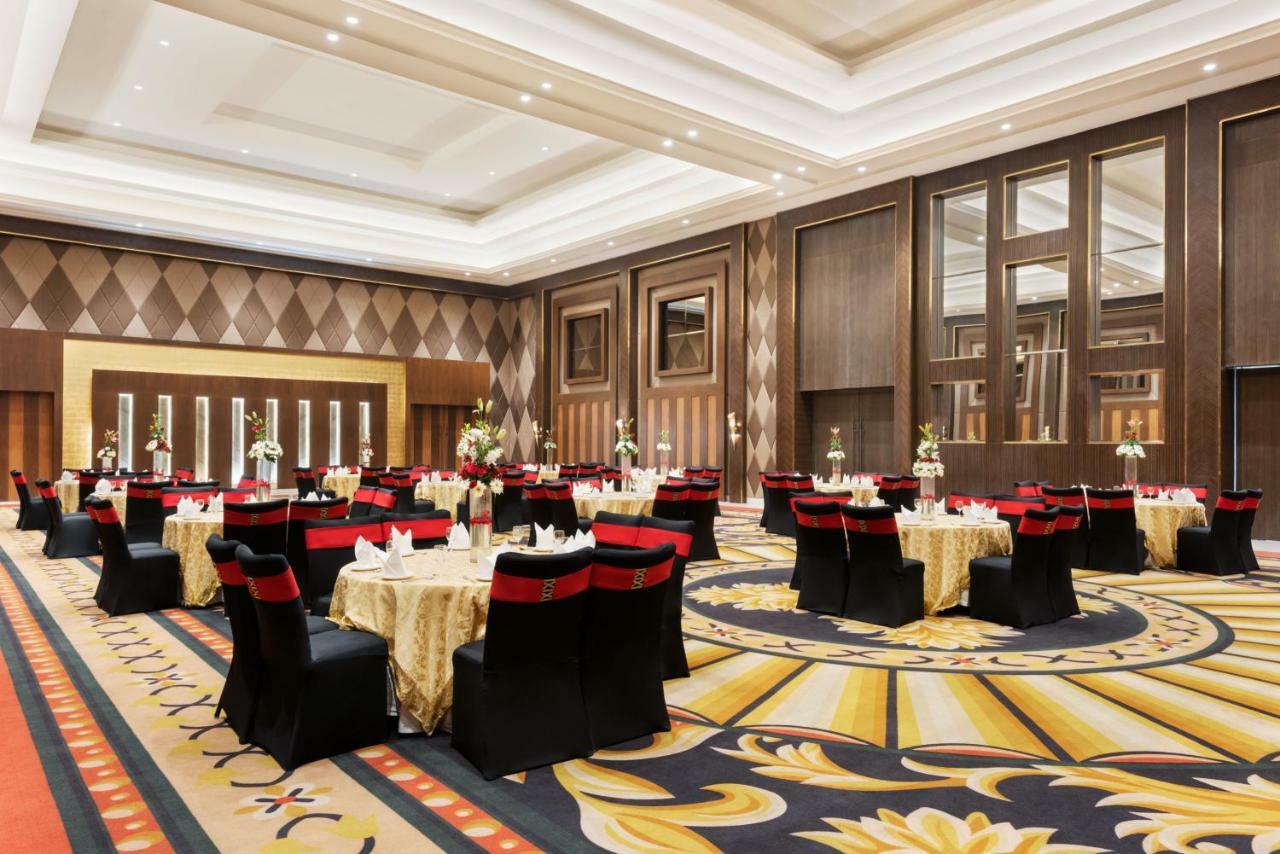 Ramada Plaza By Wyndham Lucknow Otel Dış mekan fotoğraf