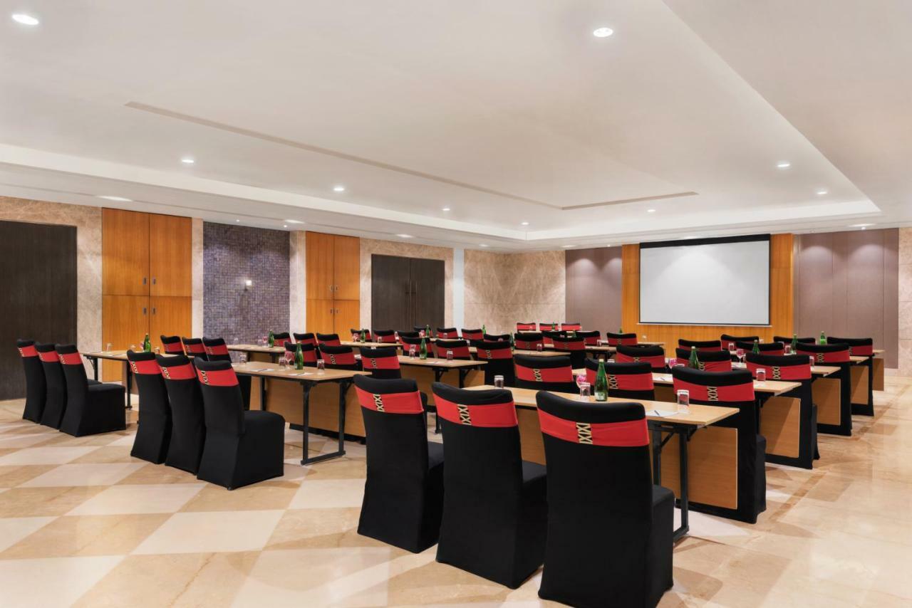 Ramada Plaza By Wyndham Lucknow Otel Dış mekan fotoğraf
